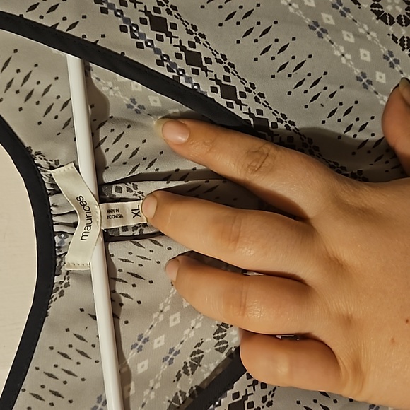 Two Maurices Blouses size XL Grey long sleeve with tie and sage green short lay - Picture 8 of 12